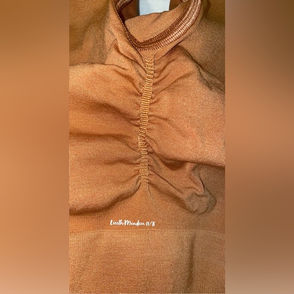 🧡 Alphalete Amplify Leggings Mandarin (M) 🧡 - Picture 4 of 6